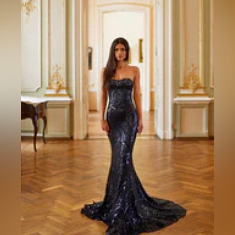 Navy Blue Sequin gown! Stunning piece Perfect for prom or black tie!